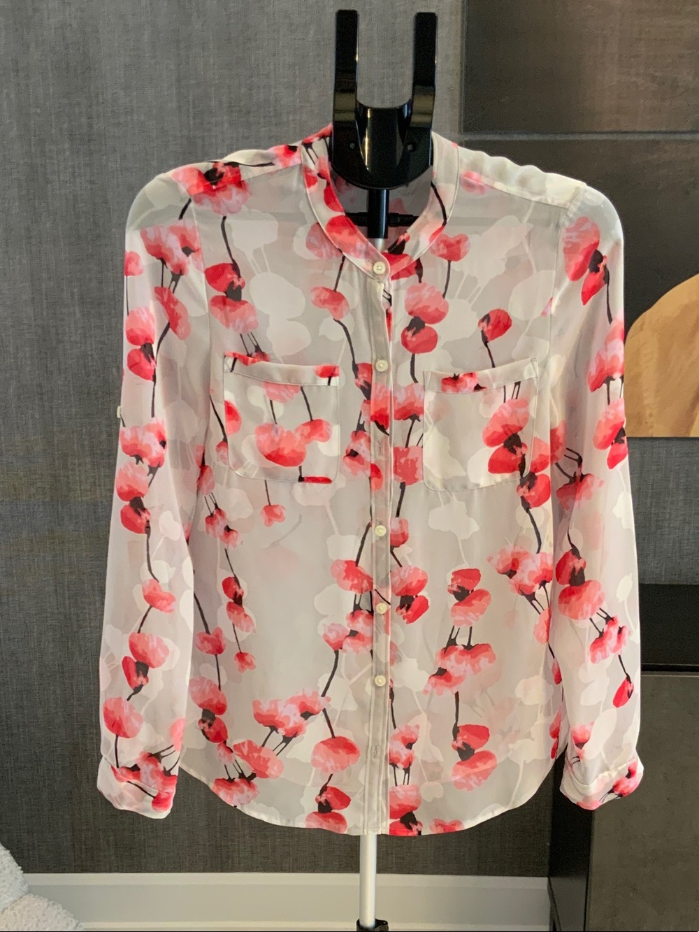 DKNYC Sheer Light Gray Floral Blouse Print S